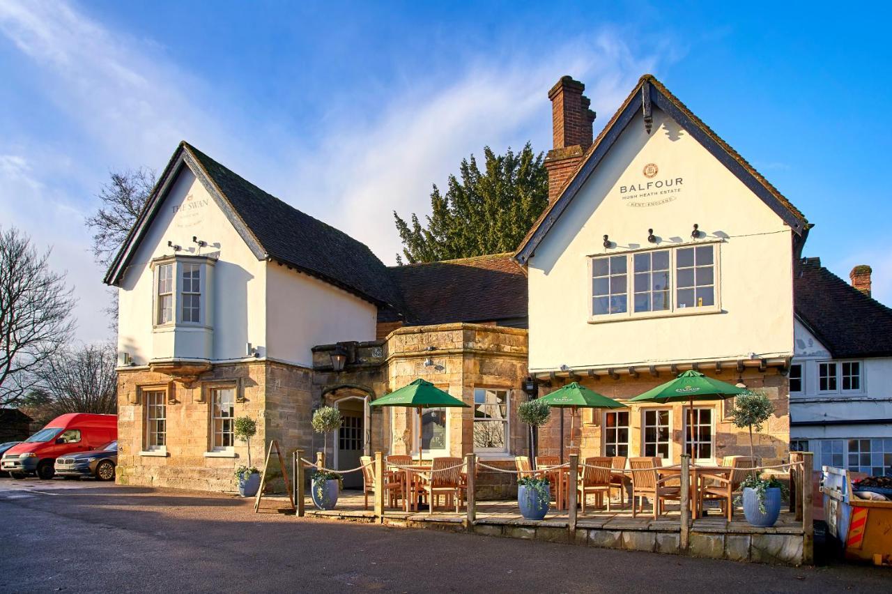 The Swan At Forest Row Bagian luar foto