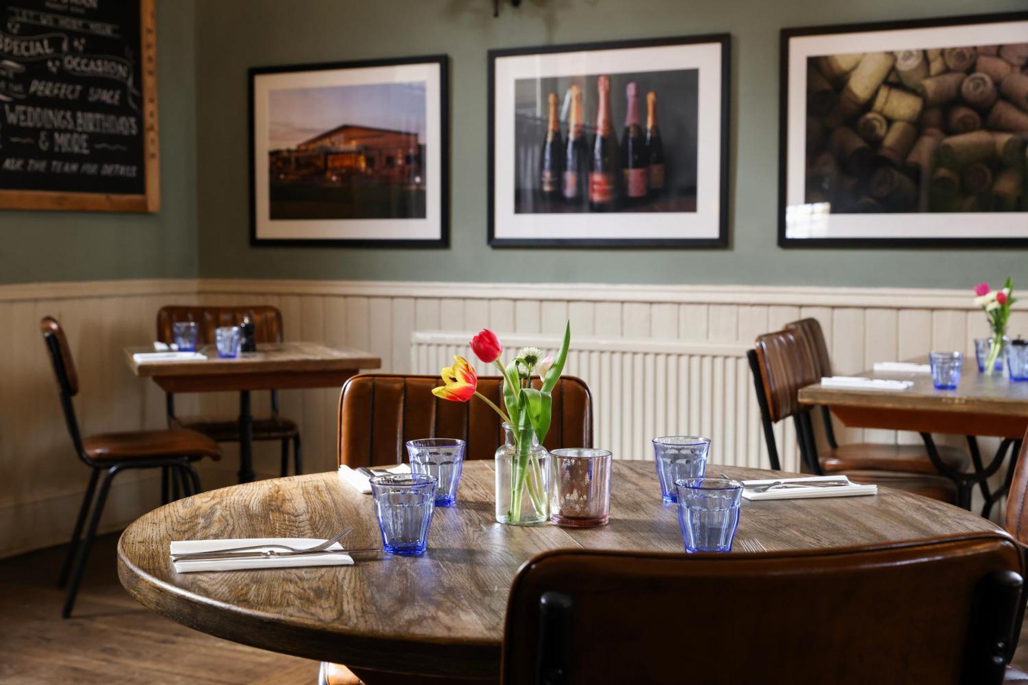 The Swan At Forest Row Bagian luar foto