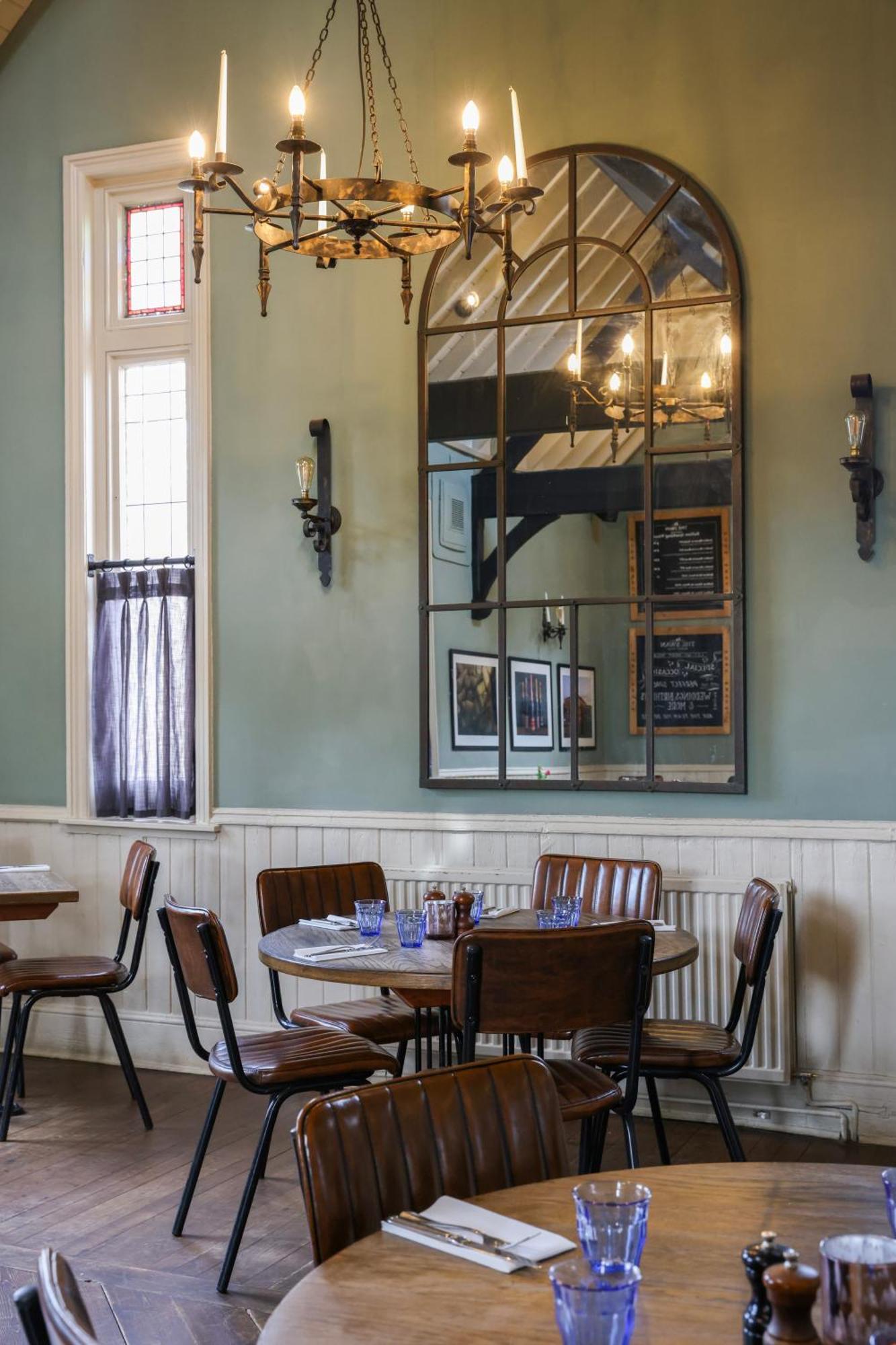 The Swan At Forest Row Bagian luar foto