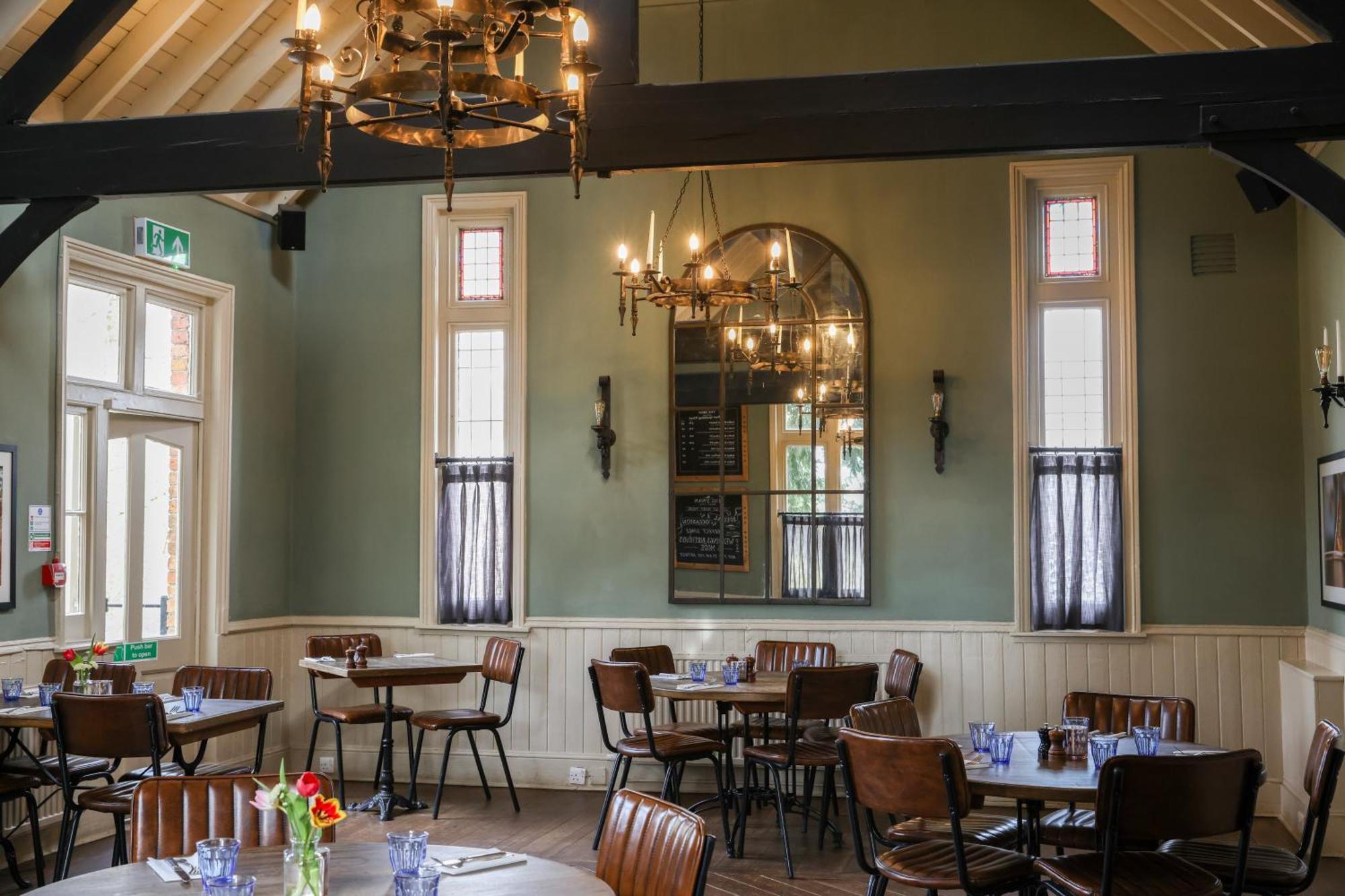 The Swan At Forest Row Bagian luar foto