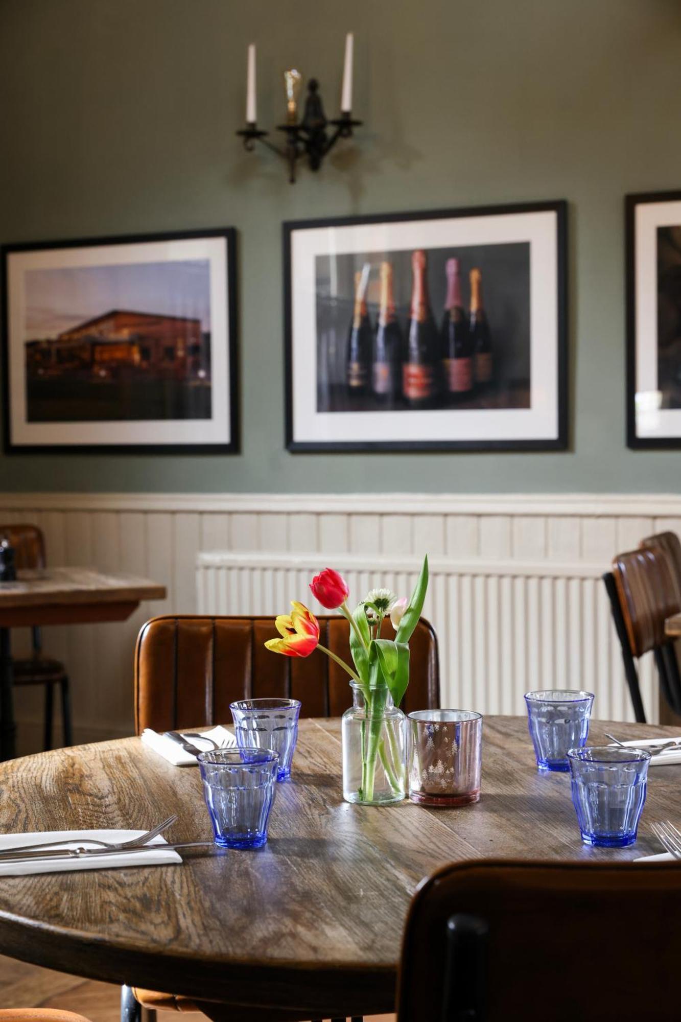 The Swan At Forest Row Bagian luar foto